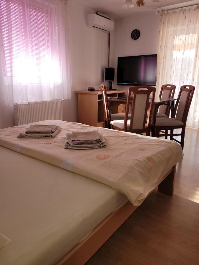Apartmani Apolon Vrdnik Extérieur photo