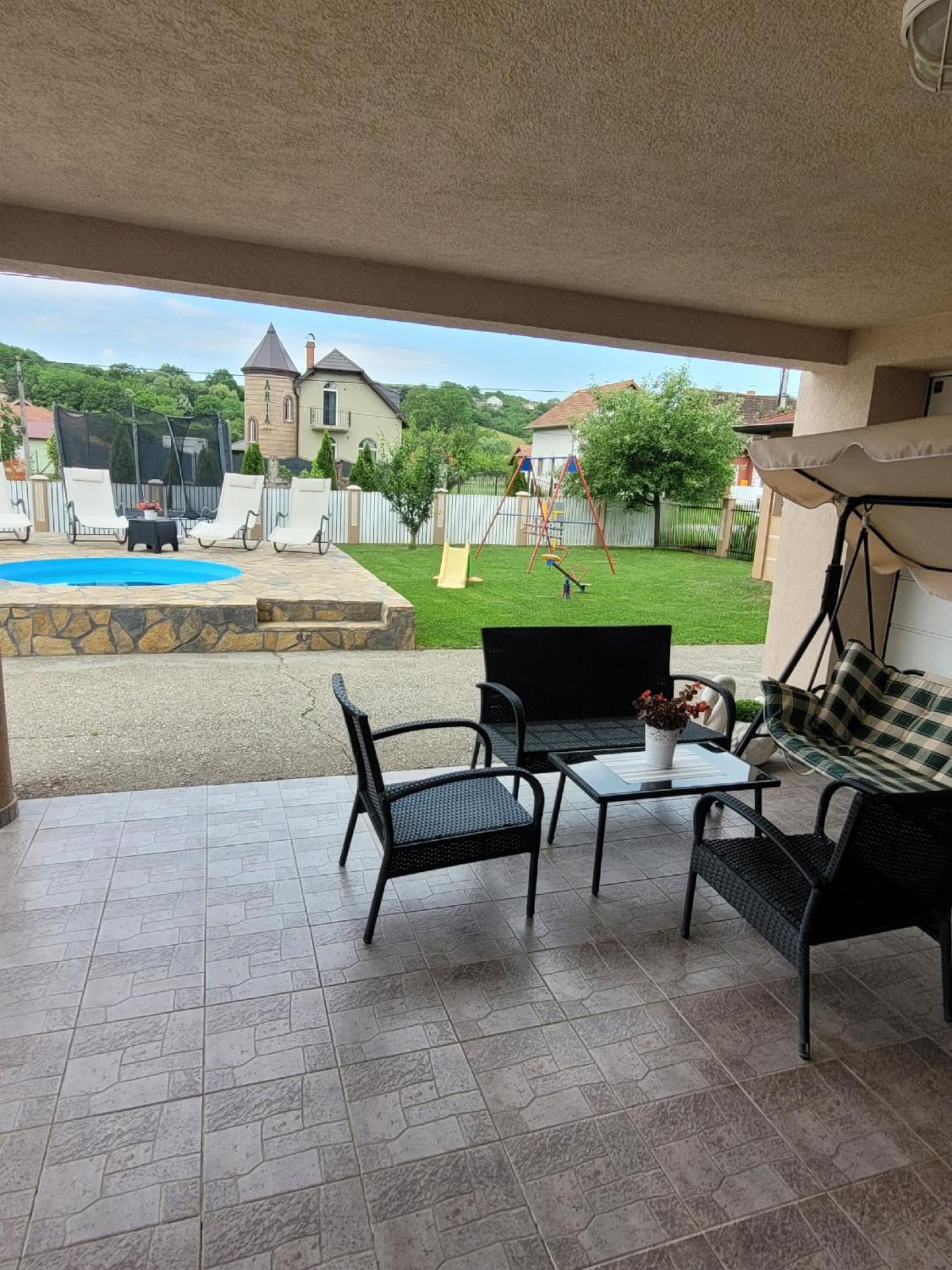 Apartmani Apolon Vrdnik Extérieur photo